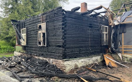 Kõnnu külas hävis tulekahjus täielikult kahekorruseline puitmaja