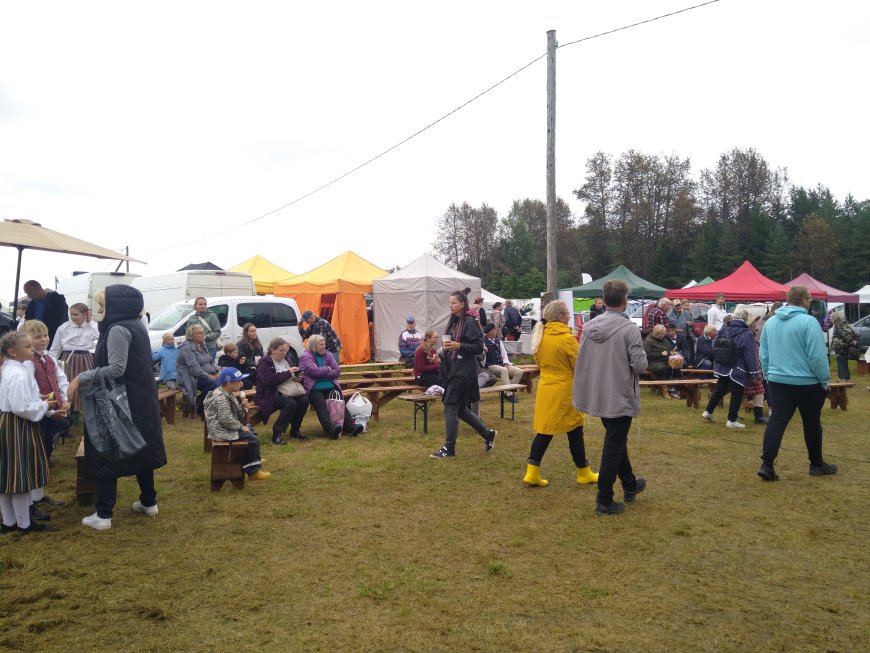 Kahala Liiva Laat tõi taas kokku rahva ja kauplejad