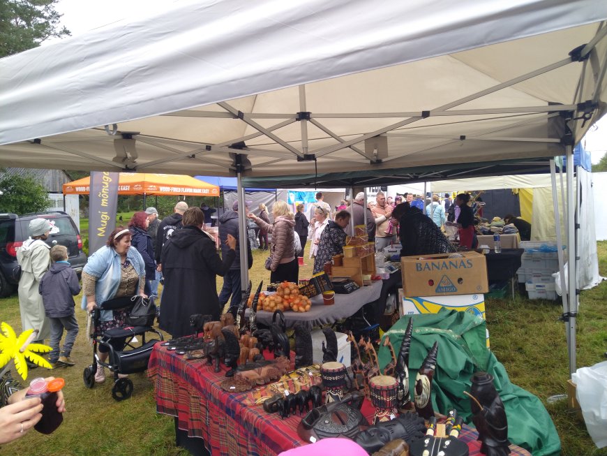 Kahala Liiva Laat tõi taas kokku rahva ja kauplejad