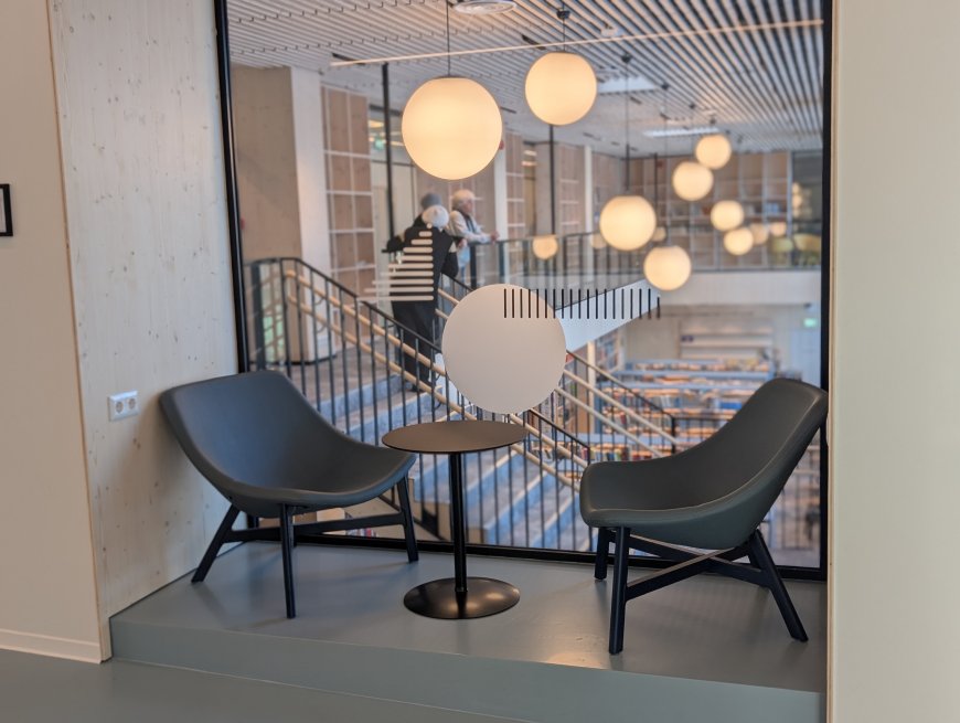 Uuenenud Kuusalu koolimaja lummab sisekujundusega, kuid kutsub fassaadi ääres ettevaatlikkusele