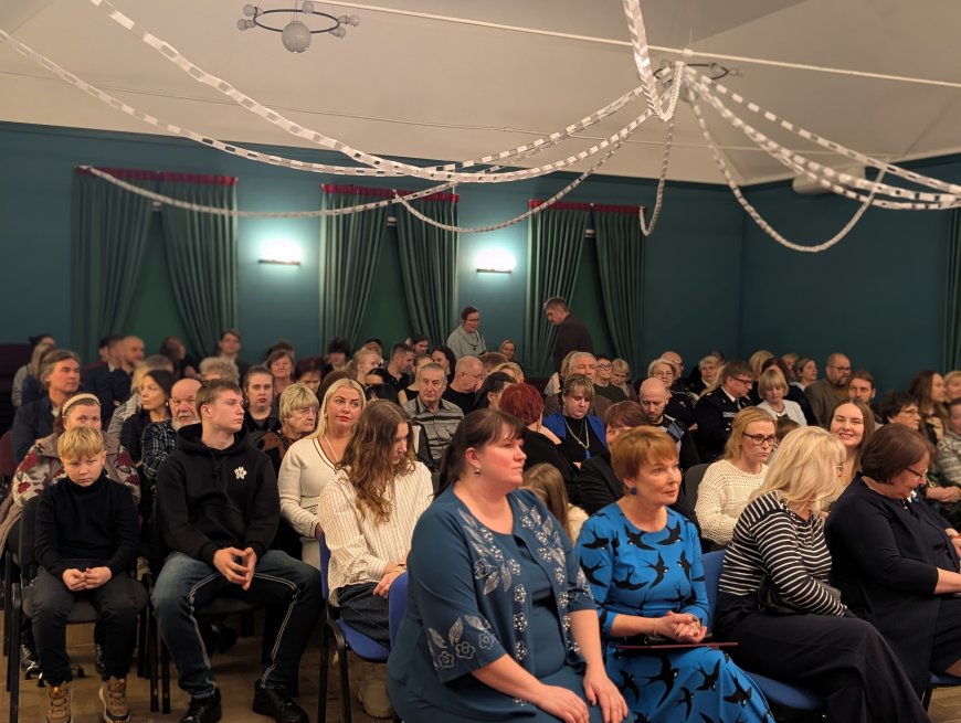 Kuusalu vald tähistas Eesti Vabariigi 108. aastapäeva tunnustuste ja noorte luuleetendusega