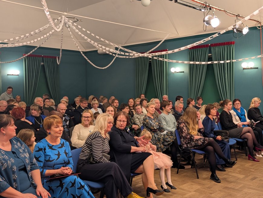 Kuusalu vald tähistas Eesti Vabariigi 108. aastapäeva tunnustuste ja noorte luuleetendusega