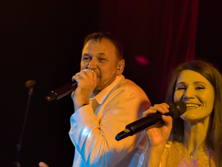 Respekti uus koosseis ja vana energia: Kiiu Kõrtsis kõlasid hitid, mis ei aegu